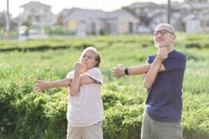 Read more about the article Envelhecer com saúde: os benefícios dos exercícios físicos para idosos
