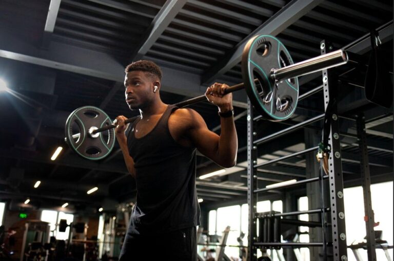 Read more about the article Séries de musculação: o que funciona e o que é mito