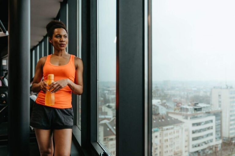 Read more about the article Treinar no condomínio vs. academia convencional: vantagens e desafios